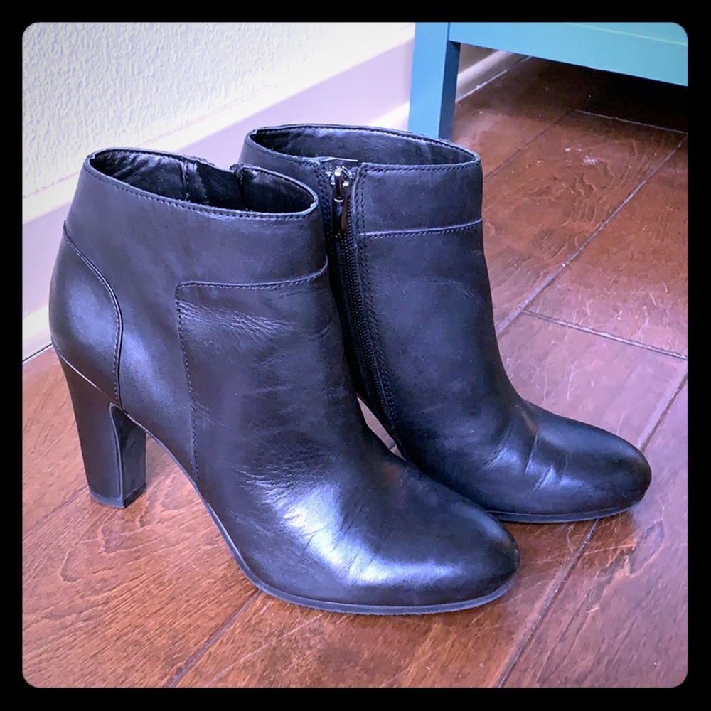 Sam Edelman black booties